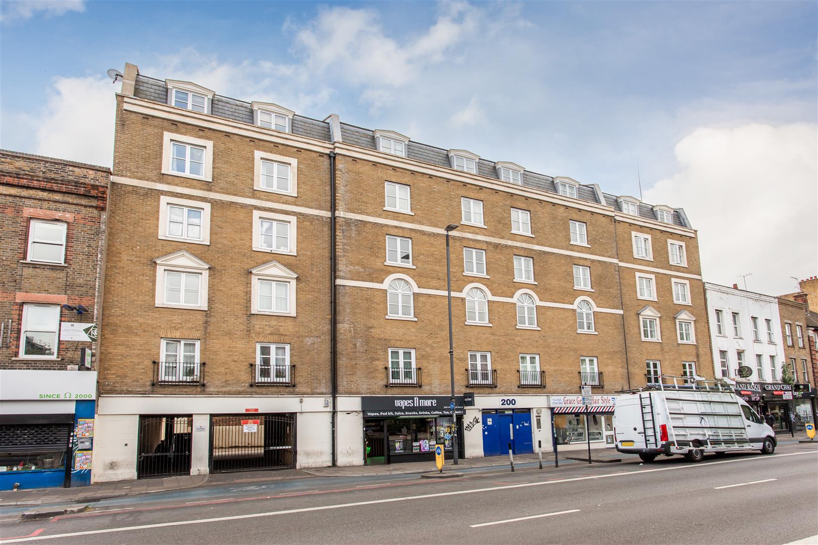 1 bed property in Mile End Road, Stepney Green